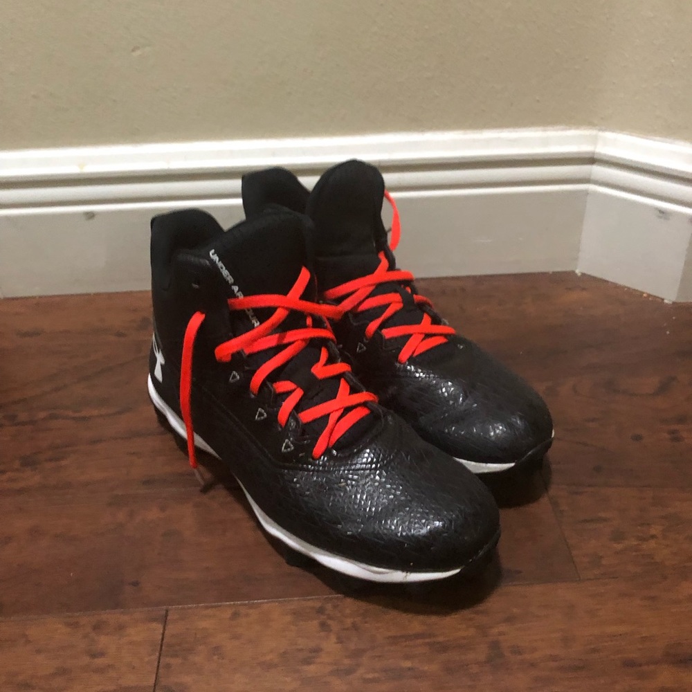 under amour football cleats